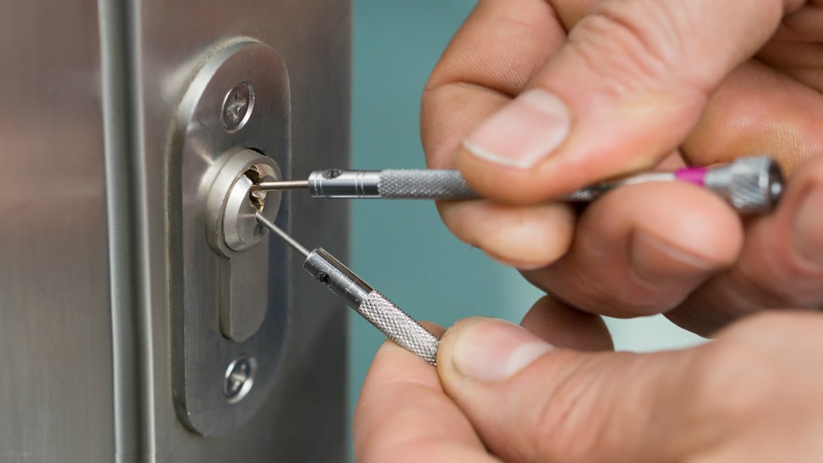 Lock out service Portland locksmith
